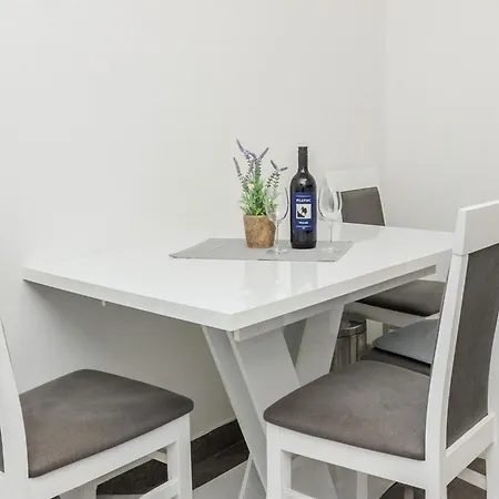 Stunning In With Wifi Privlaka (Zadar)